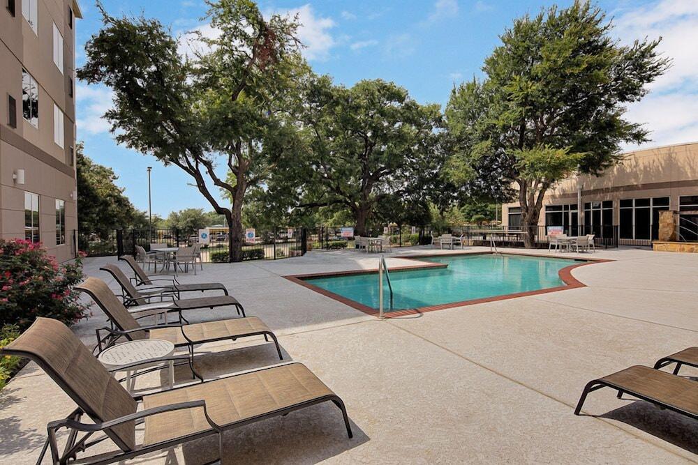 Hilton Garden Inn Dfw Airport South Irving Extérieur photo